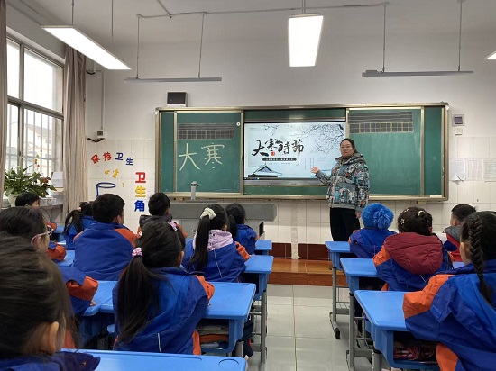 莒南县第三小学多彩活动温暖寒冬