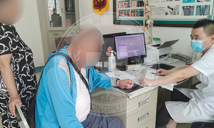 痛风专家王巍:20 载匠心诊疗 为痛风患者送福音