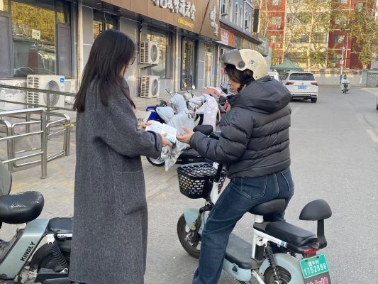 211月第13期【户外】：德州中支开展“防骗你我他，全民共反诈”防范电信网络诈骗宣传活动--进商圈