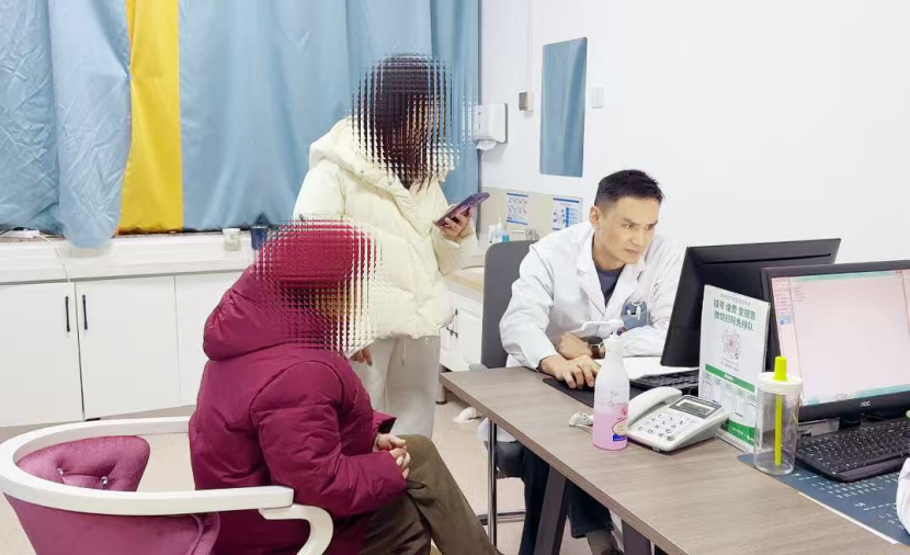 七旬老太肩痛大半年原是“肩袖损伤” 臭氧治疗免手术解顽疾