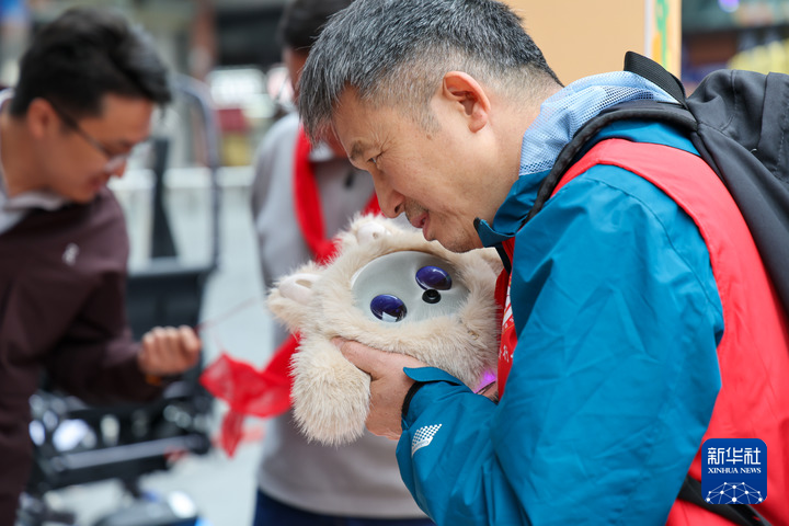 消费首破50万亿元背后