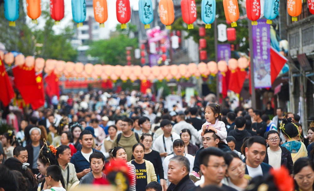 权威解读·2025中国经济关键词|潜力释放,超大规模市场优势更加彰显