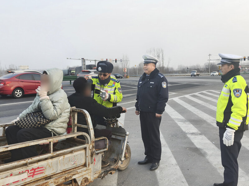 聊城市东昌府区交通管理大队持续开展重点交通违法行为查缉行动