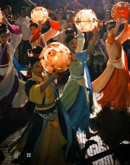 城市漫步｜月下霓裳，汉韵风华💃_1_那日露_来自小红书网页版