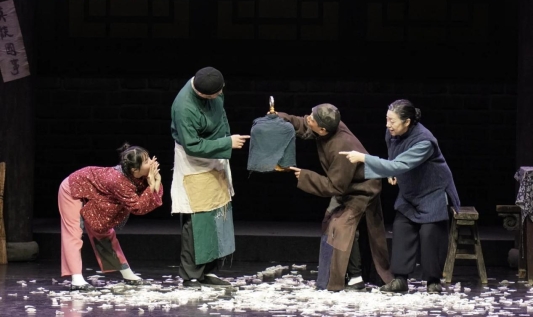 在裕泰茶馆的纸钱雪里，我听见了历史的叹息_4_南宁剧场_来自小红书网页版