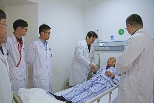 �c�������r(sh��)ը�������������� ���_(t��i)ع���t(y��)ԺѪ������ɲ�Ĥ���[��