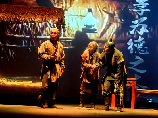 一步一景皆入戏，穿越千年见孝心——沉浸式情景剧《鹿乳奉亲》在郯国古城温情上演