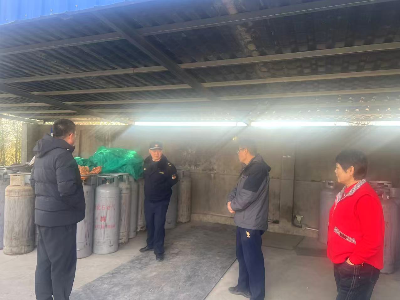 多部门联合检查液化气站 筑牢春节安全防线