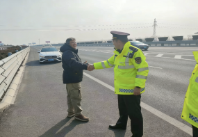 一次跨国界的握手,让温暖在高速蔓延