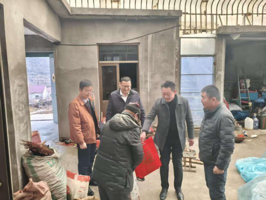 邮储银行临沂市蒙阴县支行开展春节前走访慰问困难群众活动