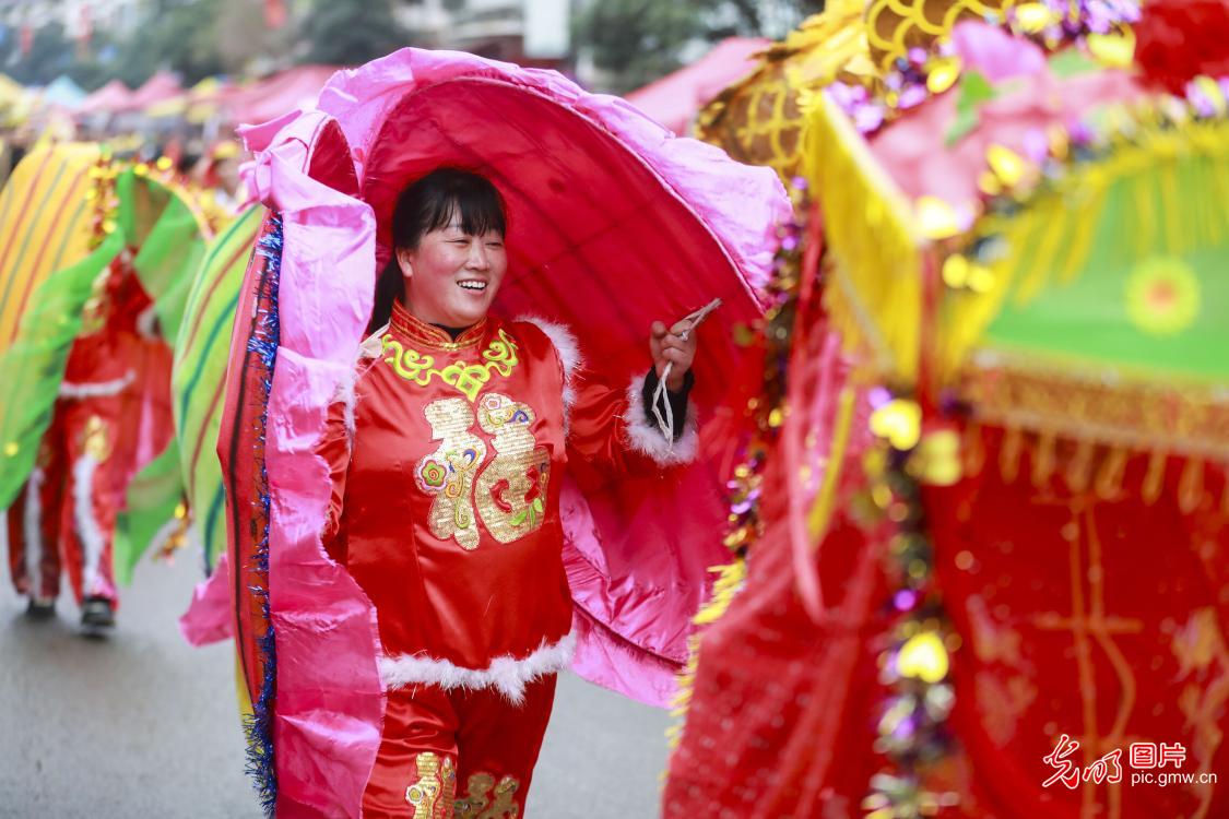 千年技艺焕新彩 民俗展演贺新春