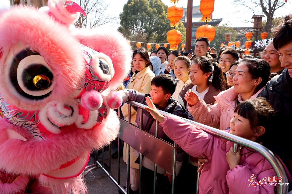 千年技艺焕新彩 民俗展演贺新春
