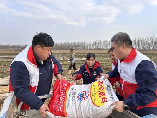 中国石化山东济南商河党支部助力春耕践行二次创业