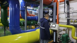 史涛巡检冷站设备