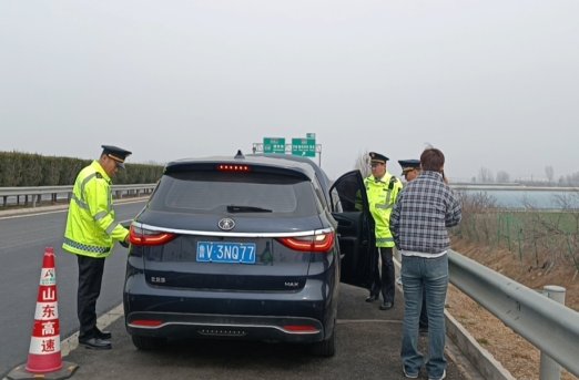 c1739362f9e7f1d13e9f0567536698ce