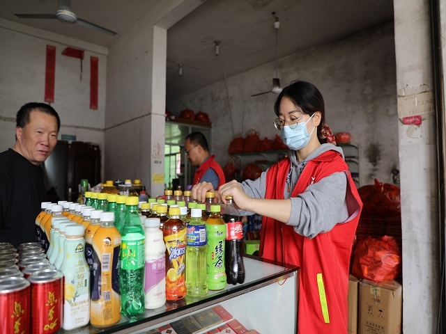 浙江龙港:永不褪色的旗帜——雷锋精神的时代接力