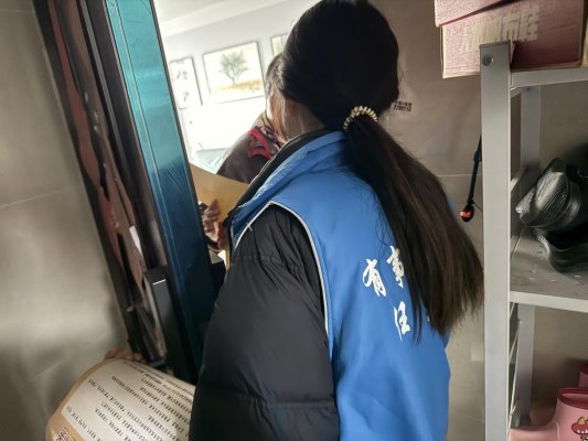 济宁市任城区安居街道居礼片区开展垃圾分类宣传活动