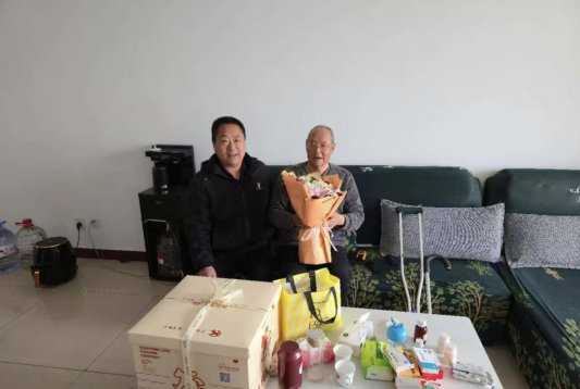 【社会主义核心价值观“五个融入”】济南市莱芜区凤城街道东方红社区:情暖夕阳 爱心庆生