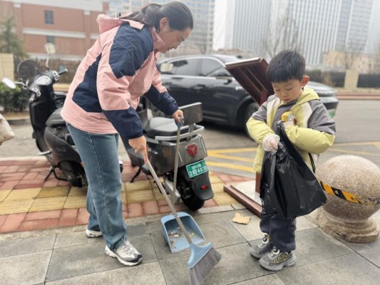 幼儿做好事 (15)