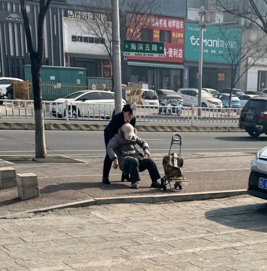 建行日照铁路支行:以善扶危,以行担当