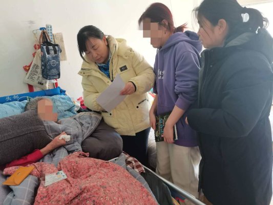 建行日照铁路支行:病床前的便民服务