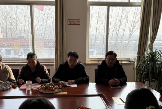 莒南县大店镇第二初级中学举行“三八”国际妇女节座谈会