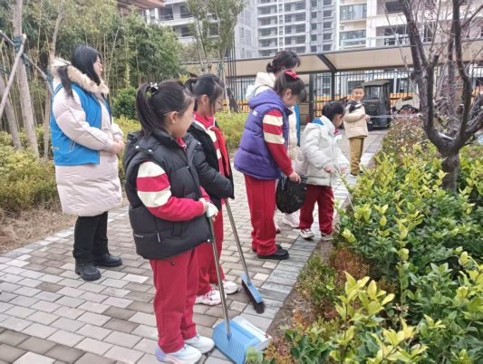 济宁市任城区南张街道悦来社区开展“薪火相传学雷锋 文明实践我行动”志愿服务活动