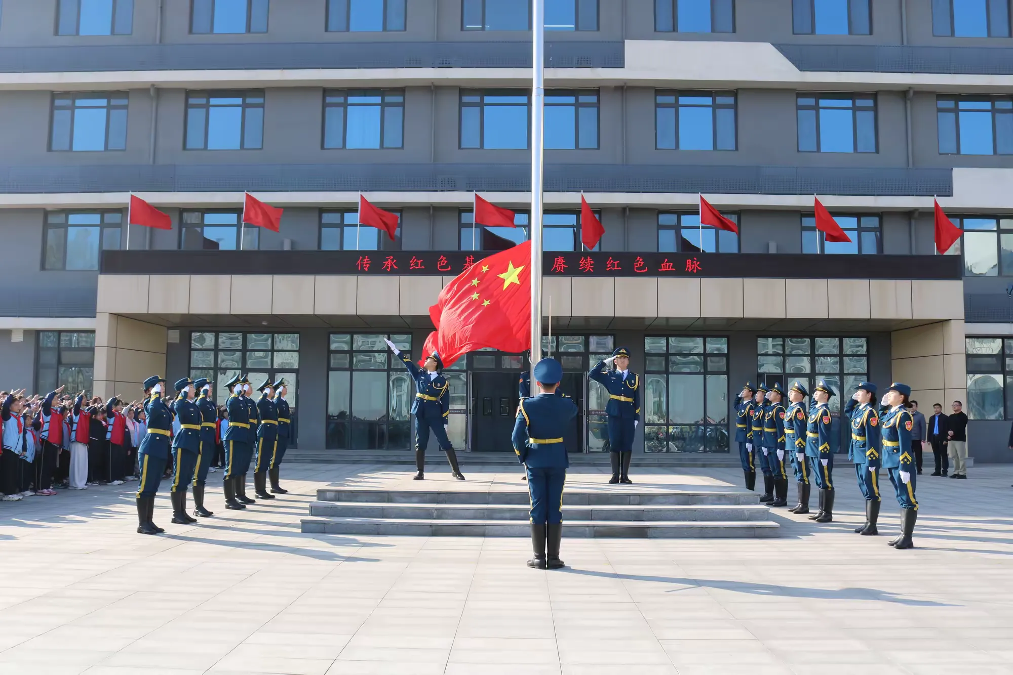 传承红色基因 赓续红色血脉——章丘区退役军人事务局举办“开学第一课”暨“老兵进校园”主题活动