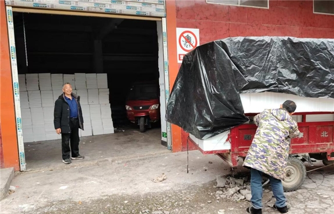 湖北建始:育苗帮扶实打实 烟农省心又安心