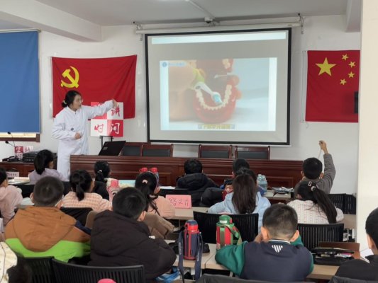 济宁市任城区阜桥街道枣店阁社区开展“趣味护牙小课堂,守护口腔健康伴成长”爱牙护牙知识讲座