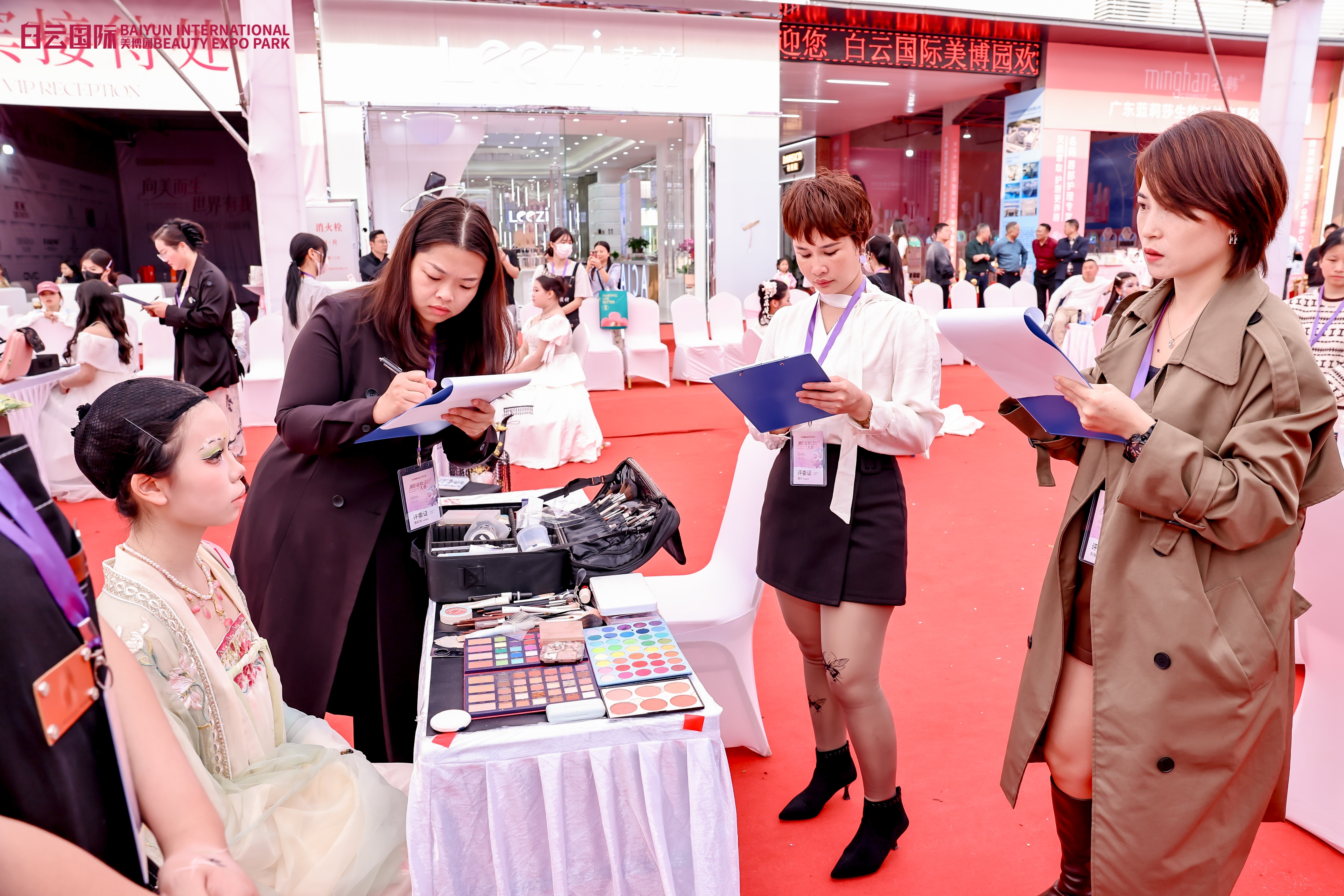 2026潮影新妆设计大赛在白云国际美博园圆满举行