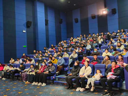 济宁太白湖新区许庄街道荷花路社区:光影暖人心 巾帼绽芳华