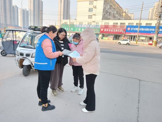 济宁市任城区安居街道靳庄社区开展反邪扫黑宣传活动