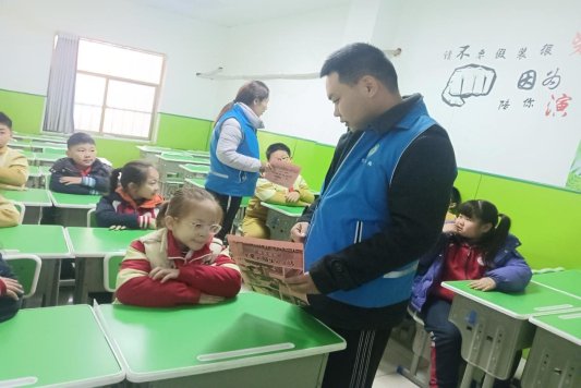 ae0827313552f613e8a6bafd3b12e36