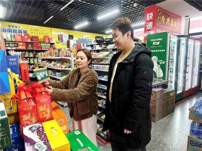 顺势而变 向阳而生——街角小店“破茧记”