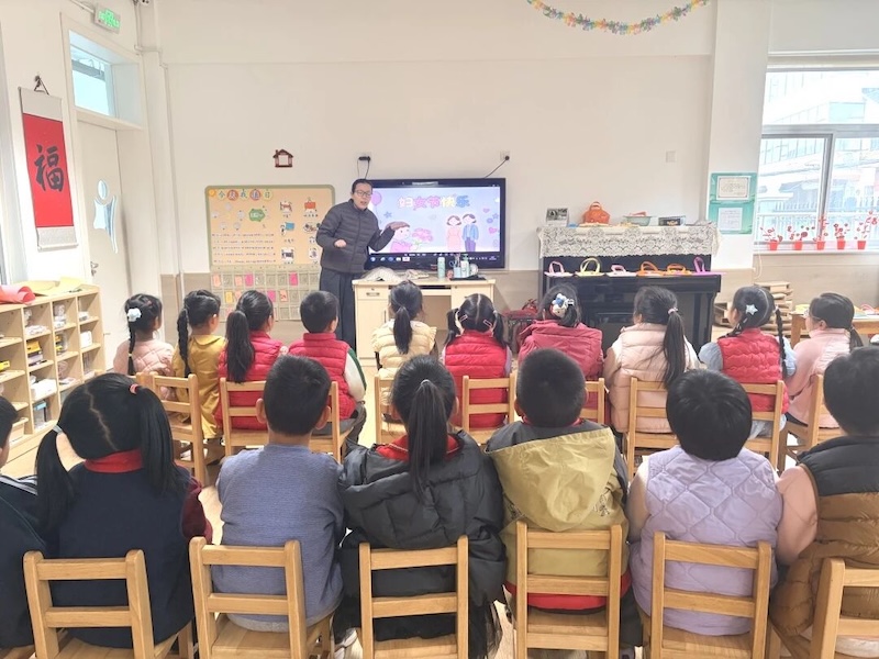 ���������������������׶�԰��չ��ף�����ˡ� ���ʸ�Ů�ڻ