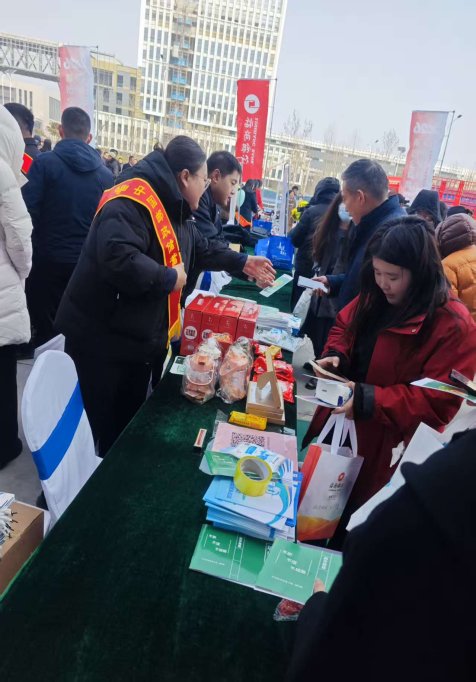 3·15消保宣传进物流港 趣味互动守护金融安全