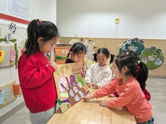 济南历下一幼开展植树节系列活动 让萌娃播撒绿意种下希望