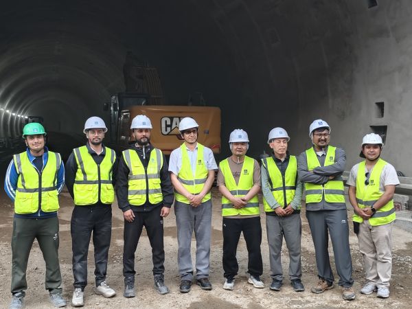 搭建校企合作新平台,尼泊尔加德满都大学参观团走进中建尼泊尔项目