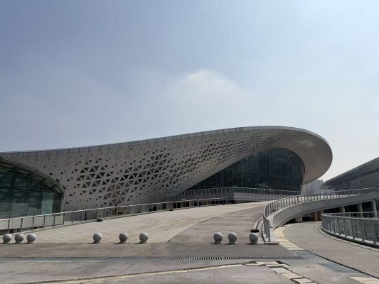 记者实探王思聪、何猷君泰安投资项目:内部尚未完工,有工人称人手跟不上