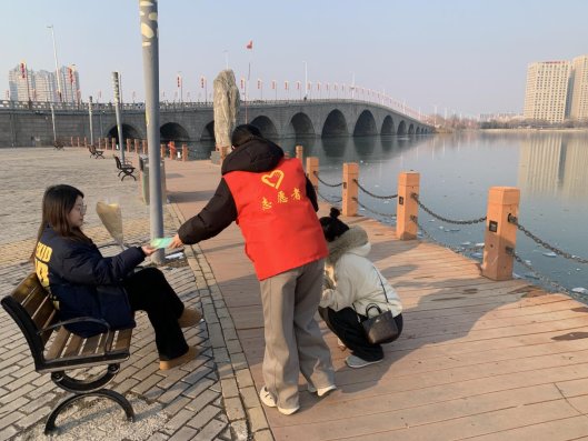 D:/韩文超/合规/播报/2026年2月/2026年2月第1期（户外）：滨州中支组织开展消费者权益保护“进公园”宣传活动/b3098fc5fa185afbcd8086dc94ee5fd1.jpgb3098fc5fa185afbcd8086dc94ee5fd1