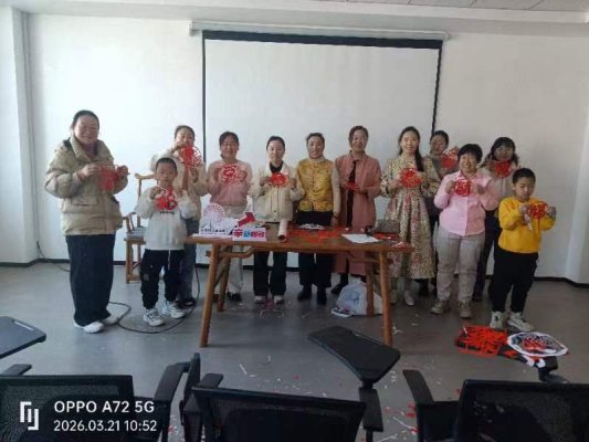 青岛西海岸新区辛安街道新联会:凝聚新阶层“建设力” 非遗剪纸传匠心 技能培训促增收