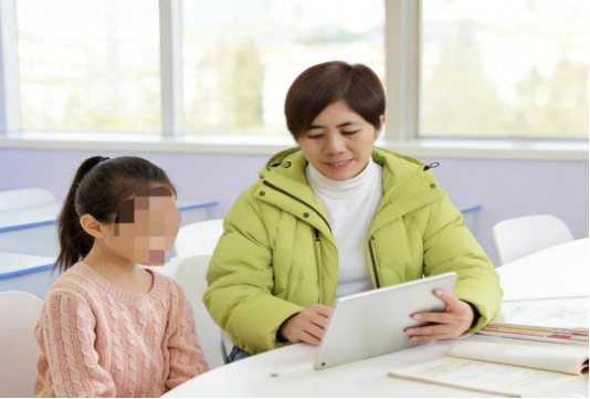 “AI伙伴”陪伴孤独症孩子开口说话:聊城市东昌府区特殊教育中心学校探索智能助学新路径