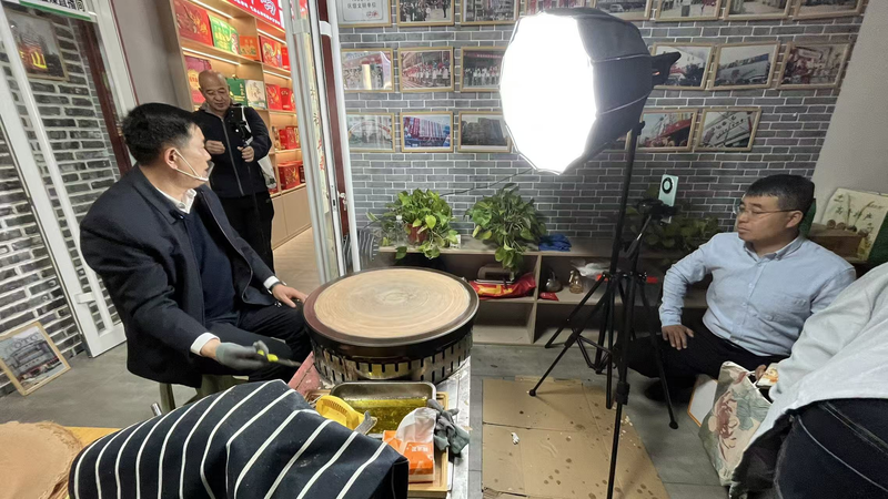 家门口学带货!徐家楼街道大官庄村开展书记直播带货实操培训活动