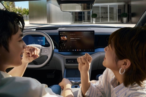 宋Ultra EV售15.19万元起,全系搭载比亚迪第二代刀片电池及闪充技术