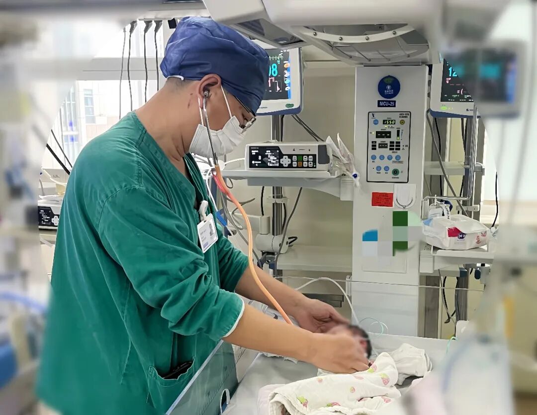 出生3小时生命垂危,青岛市妇女儿童医院NICU成功抢救多器官功能衰竭危重新生儿