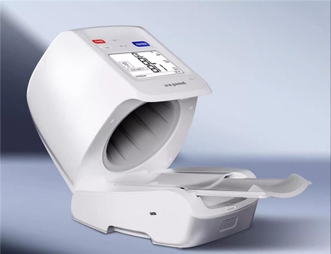 气温回暖血压难稳?鱼跃血压计YE698筑牢春季健康防线