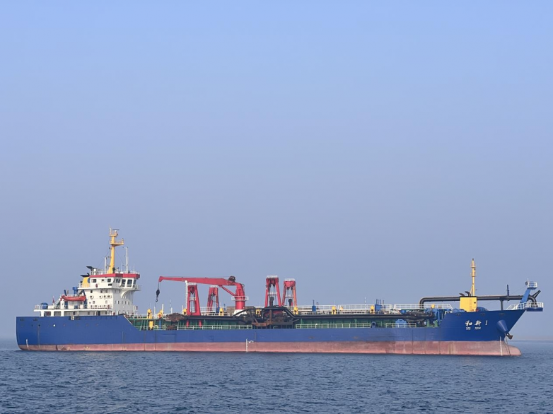 中建筑港董家口港区南航道维护性疏浚工程正式开工