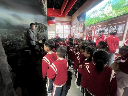 淄博市淄川区柳泉幼儿园清明祭扫活动