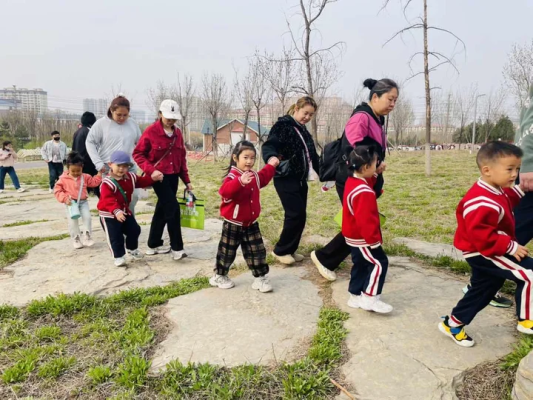 淄博市淄川区柳泉幼儿园:赴春日之约 享自然童趣